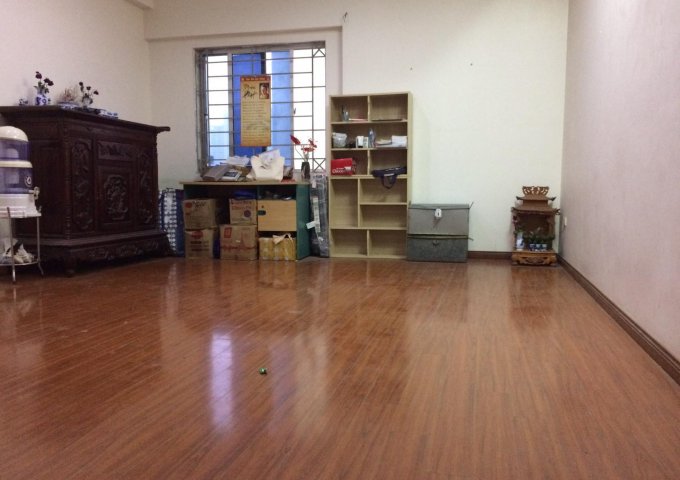 Cho thuê căn hộ tầng 11 N4CD mặt đường Lê Văn Lương, 3 phòng, 79 m2 giá 10 triệu