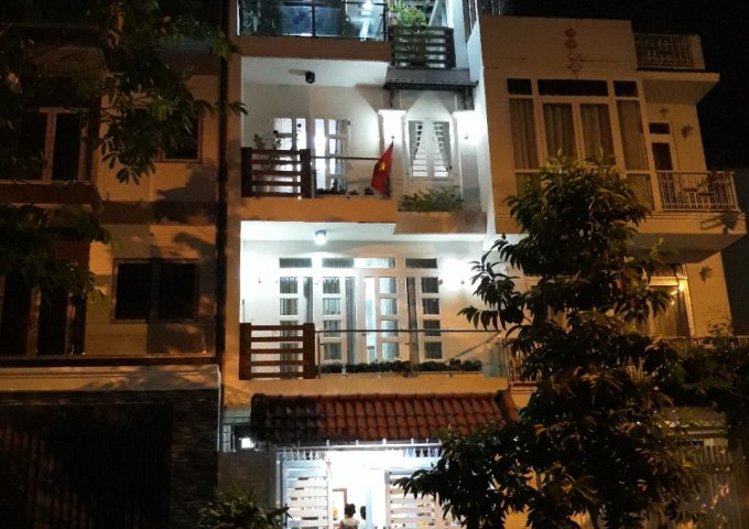 Hot hót! Bán nhà rẻ nhất khu vực mặt tiền đường 14m, Phạm Hữu Lầu, Q7, Dt 5x18m, 3 lầu. Giá 7,5 tỷ