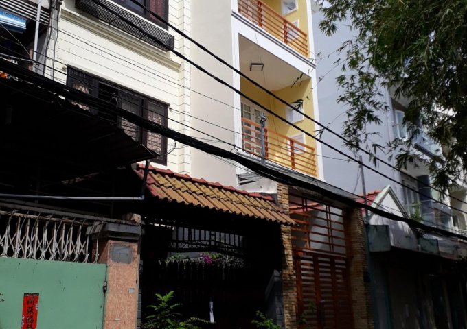 Bán nhà hẻm 8m đường Nguyễn Trãi Q. 1, DT: 4.4x14m - 1 lầu - giá rẻ