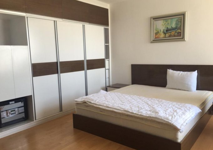 Cho thuê căn hộ chung cư Satra Eximland, quận Phú Nhuận, 3 phòng ngủ, nội thất châu Âu giá 23.5 triệu/tháng