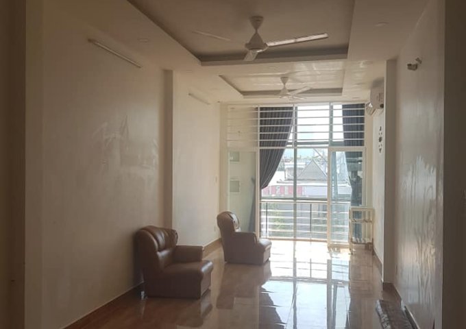 Bán tòa nhà 6 tầng đường nhựa xe hơi quay đầu chỉ 12,8 tỷ TL