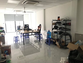 Cho thuê tầng 5 toà nhà văn phòng mặt phố tại 212 Thượng Đình, Thanh Xuân, HN.