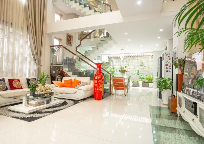 Bán nhà 39 năm chính chủ, đường Nguyễn Thị Thập, Q.7. giá 73 tỷ