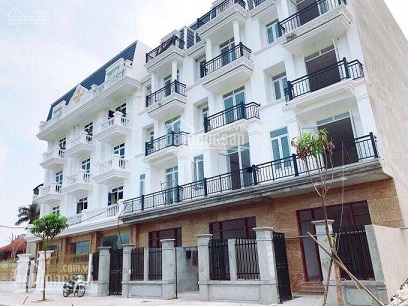 Cần bán liền kề khu đô thị Hòa lạc Premier Residence(thiên mã), dự án nắm trên đường vào sân golf Đồng mô, mặt đường QL21. có giấy tờ pháp lý đầy đủ hợp lệ ,Diện tích : 78 m2 . Giá 11tr/m2. Liên hệ chính chủ: 08264 46074.