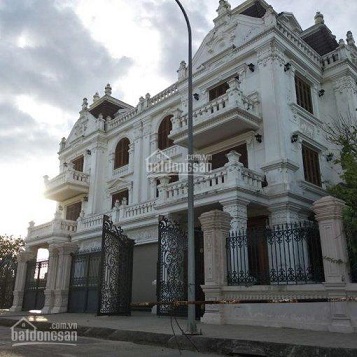 Cần bán liền kề khu đô thị Hòa lạc Premier Residence(thiên mã), dự án nắm trên đường vào sân golf Đồng mô, mặt đường QL21. có giấy tờ pháp lý đầy đủ hợp lệ ,Diện tích : 78 m2 . Giá 11tr/m2. Liên hệ chính chủ: 08264 46074.