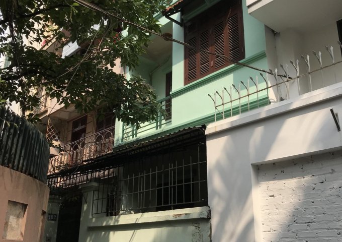 Cho thuê nhà riêng 4 tầng ngõ 76 Kim MÃ Thượng, Ba Đình nhà đẹp ngõ rộng oto vào được tiện làm vp
