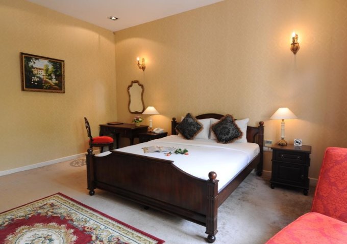 Cho thuê khách sạn 4 lầu, 10 phòng mặt tiền đường Phan Xích Long, quận Phú Nhuận, giá: 70tr/1th.