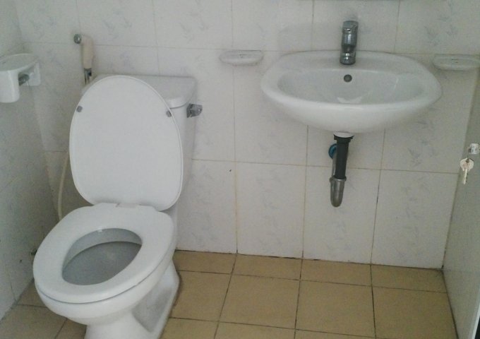 CHO THUÊ CĂN HỘ CC NGÕ 106 HOÀNG QUỐC VIỆT, 2 PHÒNG NGỦ, ĐỒ CƠ BẢN, GIÁ 8TR/TH, LH 0865490572