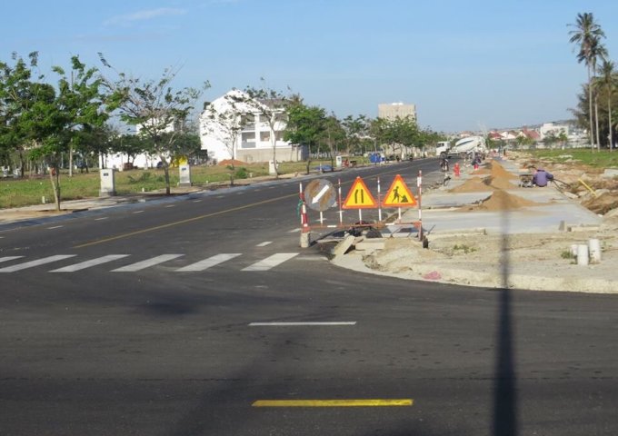 Central Mall, MT đường An Viễn - Hưng Thịnh,   Đồng Nai, giá: 600tr/80m2 SHR, thổ cư 100%, liền kề sân bay long thành.lH: 0931.580.581