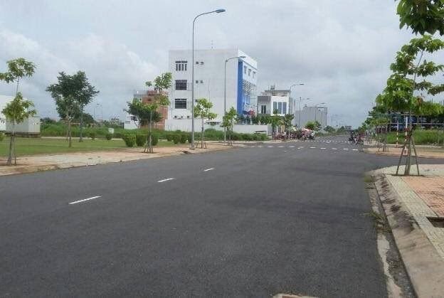 Central Mall, MT đường An Viễn - Hưng Thịnh,   Đồng Nai, giá: 600tr/80m2 SHR, thổ cư 100%, liền kề sân bay long thành.lH: 0931.580.581