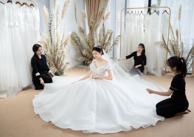 CHUYỂN NHƯỢNG CỬA HÀNG VÁY CƯỚI CAO CẤP HOÀNG CẦU