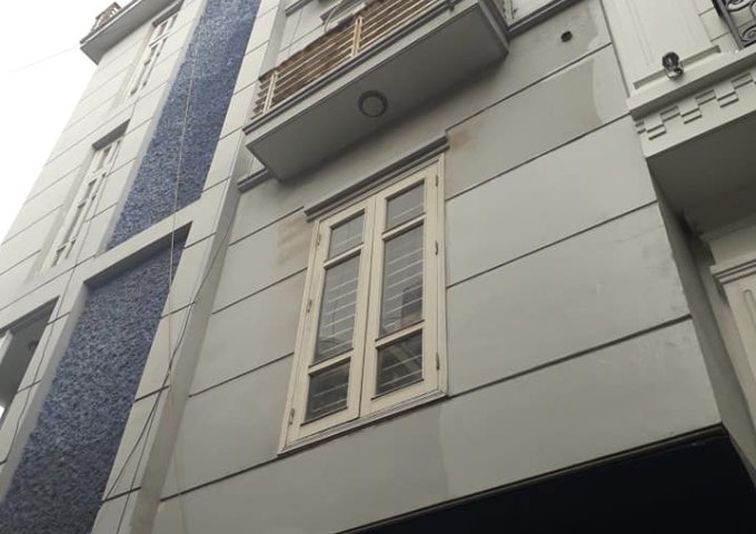 Nhà riêng ngõ phố Trần Kim Xuyến, 60m2x5T, thông sàn, giá rẻ 22 tr/th