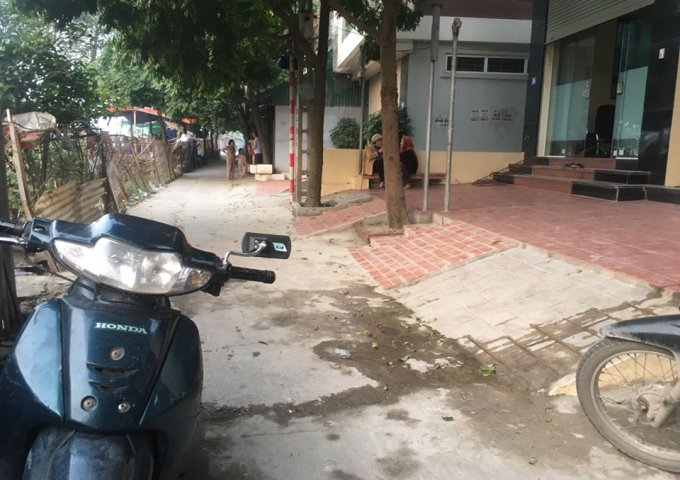 Bán đất mặt đường đôi gần ủy ban xã Thanh Liệt, Thanh Trì, Hà Nội. 