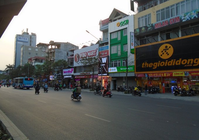 Sang nhượng cửa hàng giày dép mặt đường Nguyễn Trãi, gần Đại Học Hà Nội