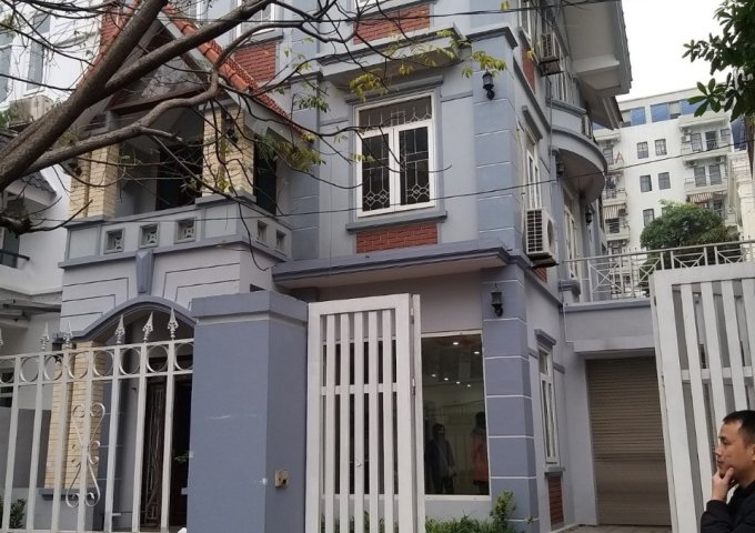 Cho thuê biệt thự gần ngã tư Nguyễn Trãi, DT 160m2x 5T làm văn phòng, nhà ở, dạy học