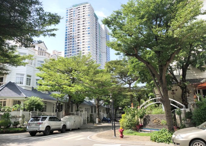 Bán nhanh căn hộ Opal Tower - Saigon Pearl, Q Bình Thành, 2PN,  view đẹp Landmark81
