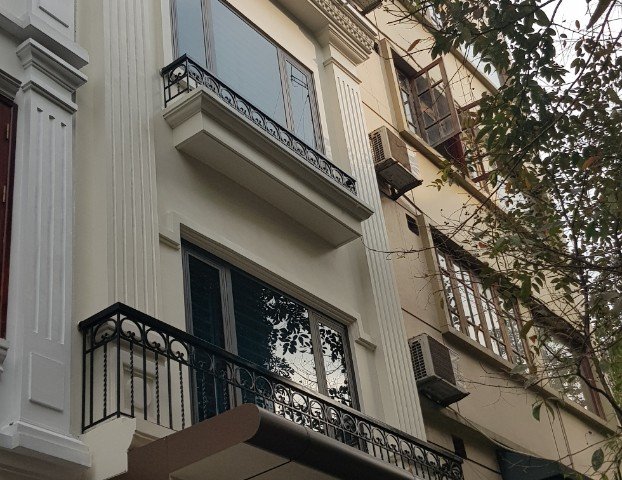 Bán nhà 6 tầng có thang máy phố Trung Kính, Cầu Giấy, Hà Nội.
