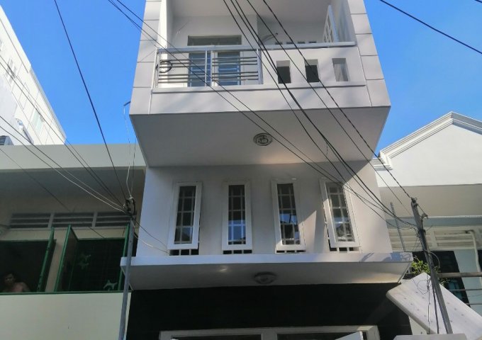  Bán nhà hẻm 5m Nguyễn Duy Dương, P8, Q5, 4x11m, nhà 3 lầu 6 PN