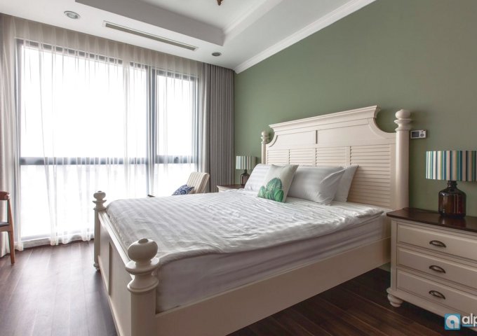 Cho thuê căn hộ chung cư cao cấp 2PN R5- Royal City, 103m2, tầng cao, nội thất đẹp. LH: 0904481319