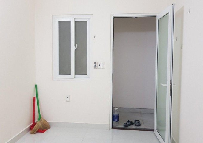 Cho thuê căn hộ mini mặt tiền PHAN VĂN HÂN (gần quận 1), 3,900,000 /th, nội thất cơ bản, gần Đại Học