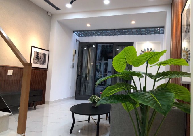 Bán nhà mới đẹp hẻm 314 Huỳnh Tấn Phát, Quận 7, Dt 4,2x13m, 1 trệt 1 lầu. Giá 4,5 tỷ