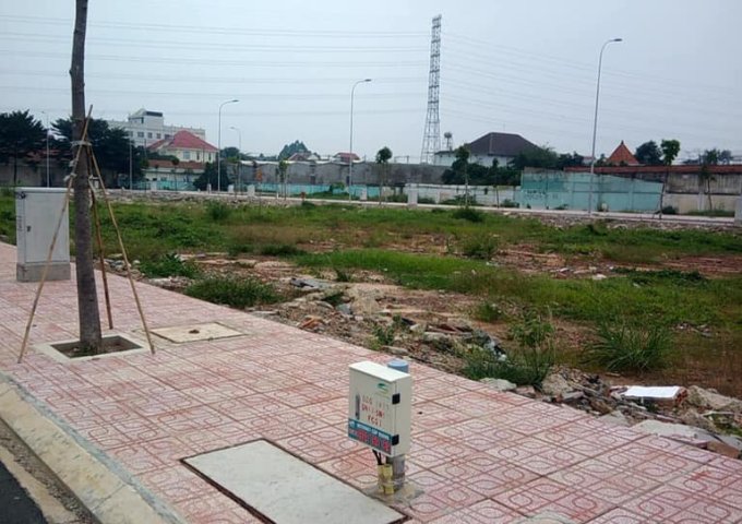 Bán đất ngã 3 Tân Kim, dt: 99.7m2, giá 750tr, sổ hồng riêng