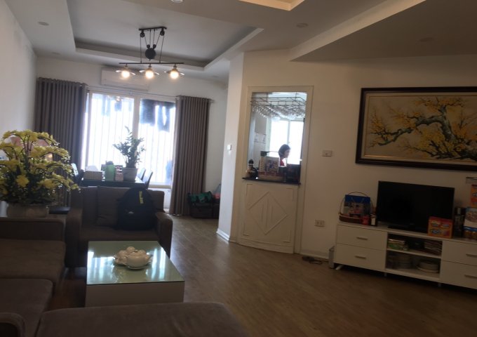 Tôi cần bán gấp căn hộ tòa A2 CC 151 Nguyễn Đức Cảnh, tầng đẹp, đã sửa, 3PN 114m2, 2,2 tỷ, 0903417838