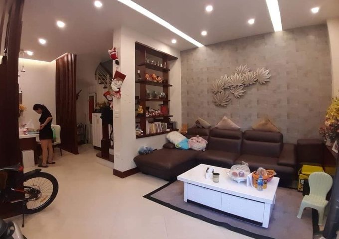MẶT PHỐ Trần Tử Bình 100 m2, Giá  21.5 tỷ, Cầu Giấy, LÔ GÓC, KINH DOANH, VỈA HÈ RỘNG. 