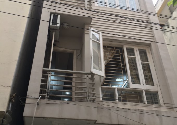 Nhà 5 tầng x 50m2 trong ngõ 168 ngách 1 Hào Nam cần cho thuê lâu dài, ngõ ô tô đỗ cửa, giá 15 tr/th
