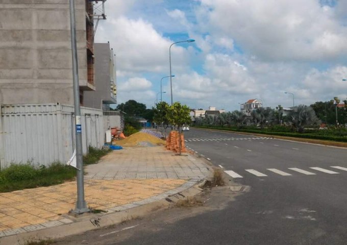 Bán đất xây trọ mặt tiền Hương Lộ 11, ngay bến xe Hưng Long Bình Chánh