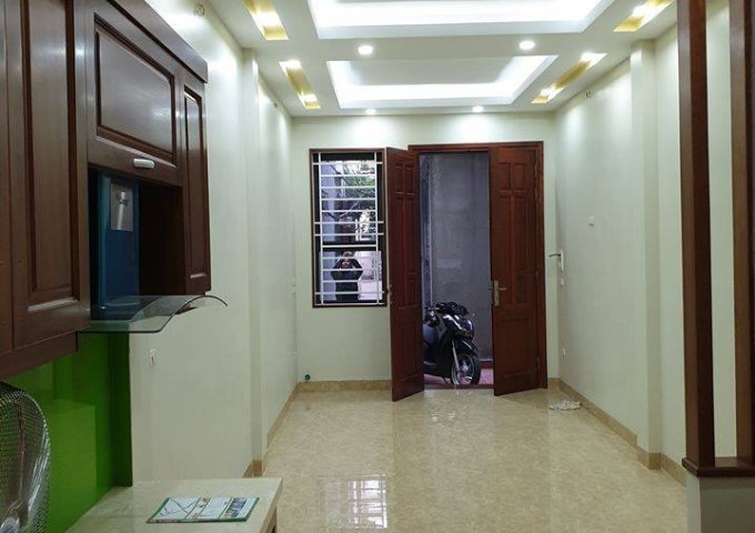 Bán nhà mới về ở ngay, 50 m2* 4 tầng phố Nguyễn Trãi, giá 4.2 tỷ.