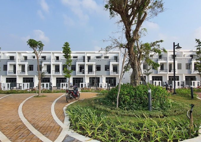 Nhà phố 1 trệt 2 lầu hiện đại biệt lập đầu tiên tại Đồng Nai KDL Thác Giang Điền Giá 1,9tỷ LH 0919919720