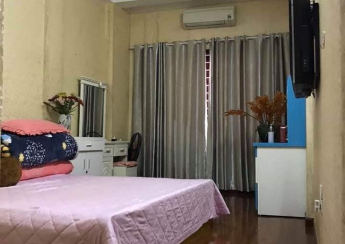 Cần bán gấp nhà Bồ Đề 34/46m2 chỉ 2.5 tỷ bằng giá bán đất