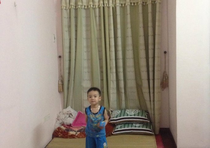 CHO THUÊ PHÒNG  Phố Sài Đồng 1.8 triệu.