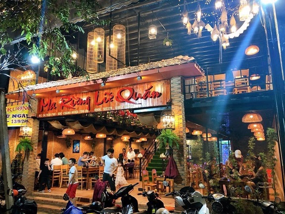 Sang nhà hàng “Ma Rừng Lữ Quán” 24 Trần Phú, KDC Chánh Nghĩa, Thủ Dầu 1, Bình Dương