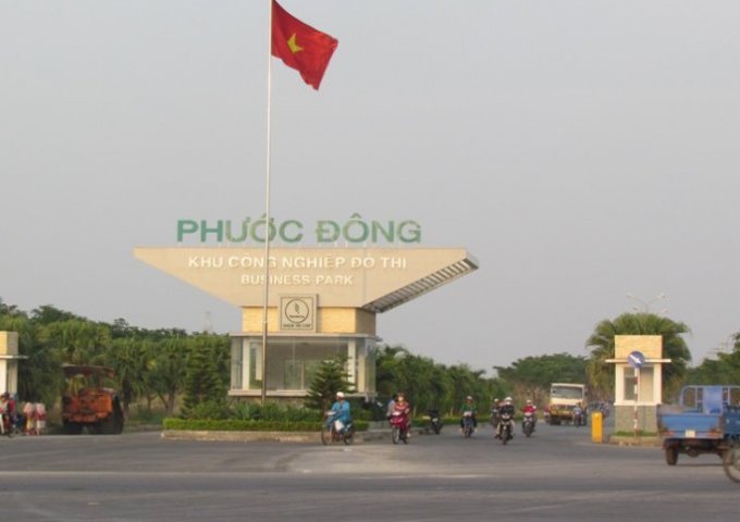 Đất sổ đỏ TC 80% gần Siêu thị đối diện cổng chính KCN Phước Đông 270tr/m