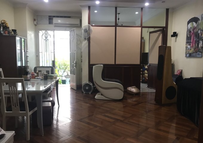 Cần gấp cho thuê MT 189A Nguyễn Trọng Tuyển P8 Quận Phú Nhuận