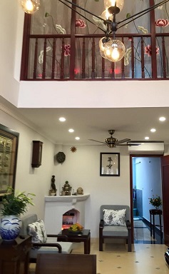 Cho thuê căn hộ sang trọng số 15 ngõ Hàm Long 2, phố Hàm Long, Hoàn Kiếm, Hà Nội.