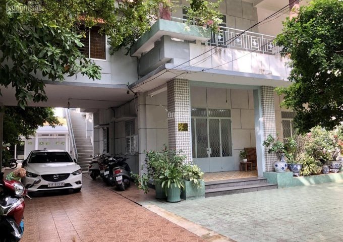 Cho thuê villa mặt tiền đường  lớn số 50 Trương Định, Quận 3