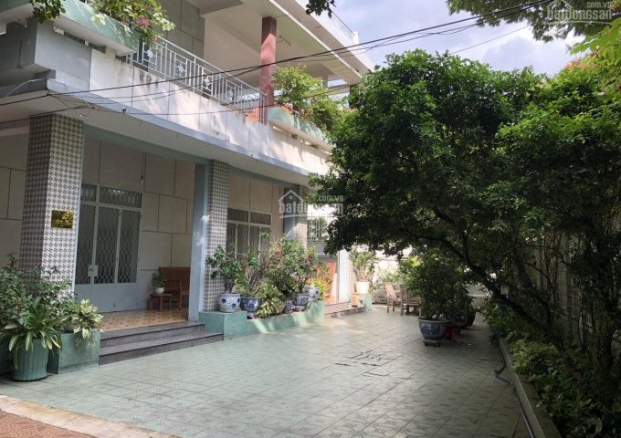 Cho thuê villa mặt tiền đường  lớn số 50 Trương Định, Quận 3