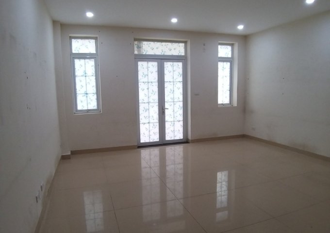 Cho thuê nhà 80mx 6T, thông sàn, tại Nguyễn Thị Định, Trung Hòa Nhân Chính