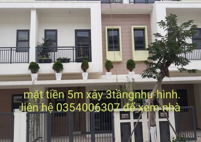 Bán căn nhà 3 tầng như hình cách chợ Ninh Hiệp, Hà Nội chỉ 1.5 km đường ô tô tránh nhau được