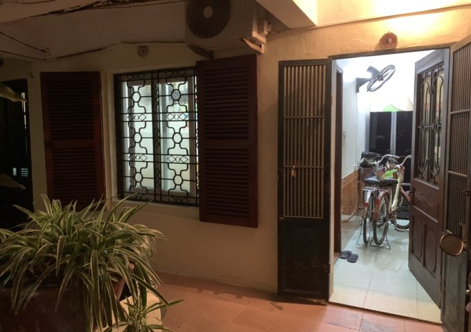 Bán nhà tập thể  xí nghiệp xây lắp 24 ngõ 68, Quan Nhân, P101 DT50m2, giá 1.6 tỷ LH 0969065560