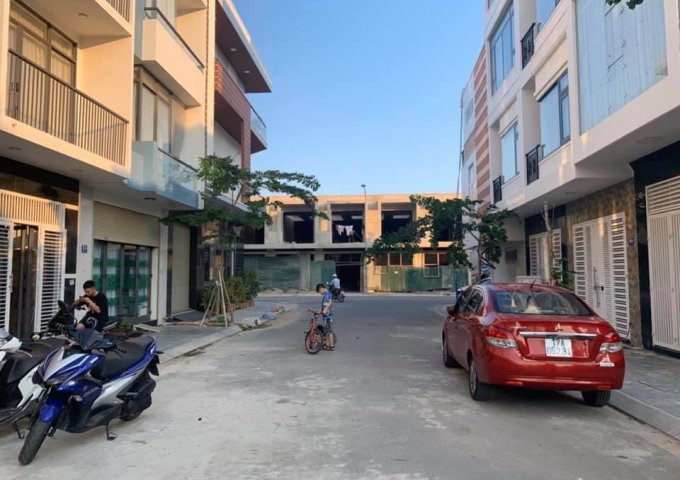 Bán nhà 4 tầng gần nhà ở xã hội VCN Phước Long 2 đường 10m giá 2,75 tỷ 0966 838 679
