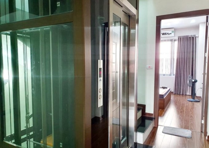 Bán gấp nhà siêu đẹp Lạc Long Quân, 5 tầng thang máy, ô tô tránh, DT 53m2, giá 7.5 tỷ