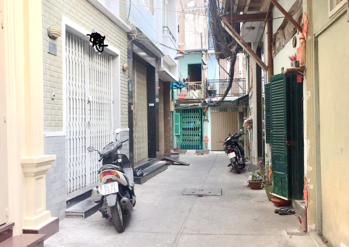 Cho thuê nhà nguyên căn hẻm 213 Nguyễn Trãi Phường 2 Quận 5 + Diện tích: 4 x 10m 
