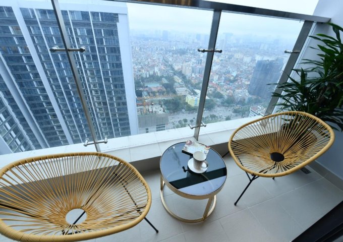Cho thuê căn hộ cao cấp tại vinhomes  Nguyễn Chí Thanh 86m2, 2PN nội thất cơ bản giá 16 triệu/tháng.