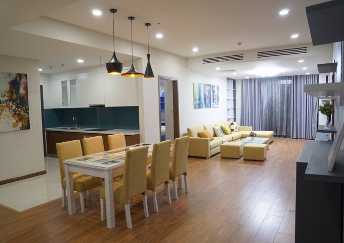 Cho thuê căn hộ chung cư Vinhomes Nguyễn Chí Thanh 3PN, đủ đồ, giá 28tr/th. LH: 0963.217.930