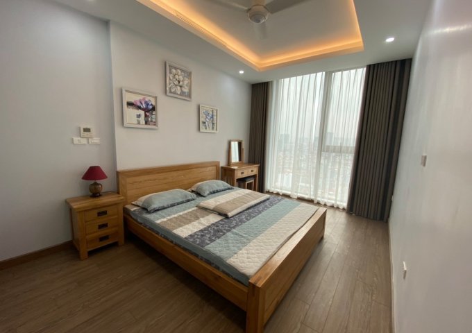 Cho thuê căn hộ tại Vinhomes Nguyễn Chí Thanh | 110m2, căn góc, 3PN, đủ đồ, giá rẻ