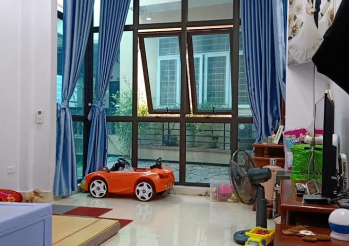 Bán nhà ĐẸP SANG CHẢNH 35m2*5 tầng ô tô đỗ trước nhà phố Kim Đồng, giá 5.7 tỷ.